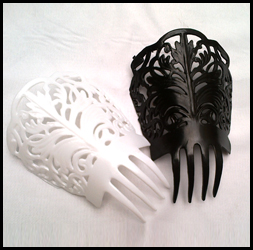 Peinetas para dama en color negro y blanco.